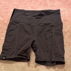 Oiselle Women's Charcoal Pocket Jogger Shorts
